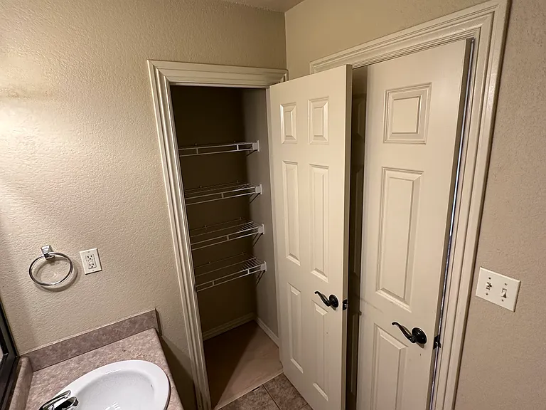 3449 W Chevaux Dr — Photo 4