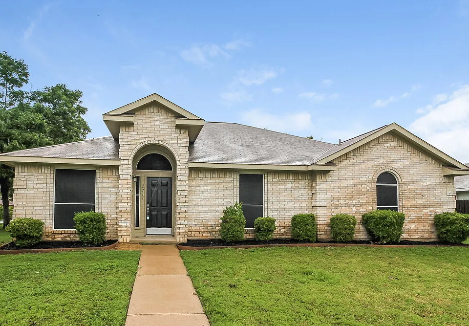 2717 Pioneer Ln