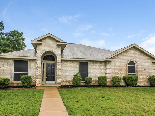 2717 Pioneer Ln, Lancaster, TX 75146