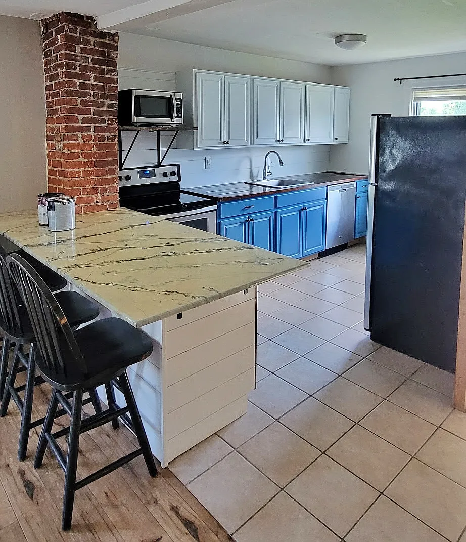 3 bed, 1400 sqft, $2,000 — Photo 3