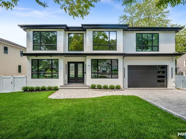 391 Burnet Place, Paramus, NJ 07652