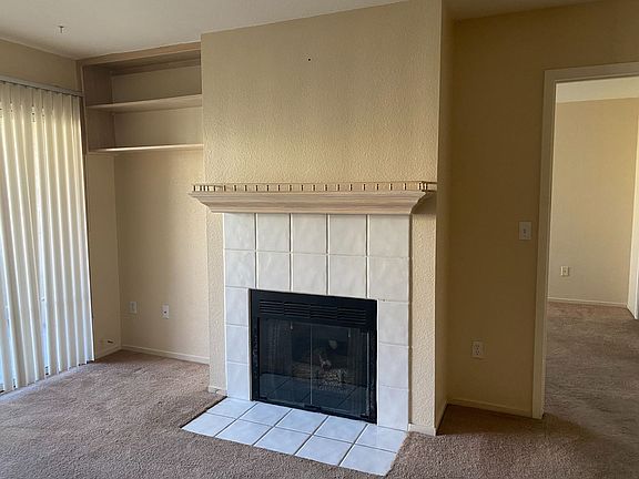 4th image of 1908 Villa Palms Ct Unit 201