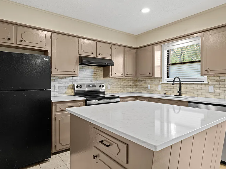 704-706 Acorn Dr #706 — Photo 4