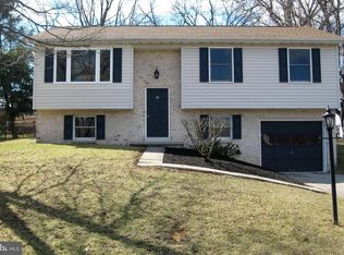 16 S Vail Dr, Hanover, PA 17331