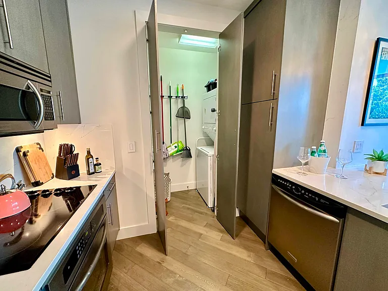 365 SE 6th Ave #203 — Photo 13