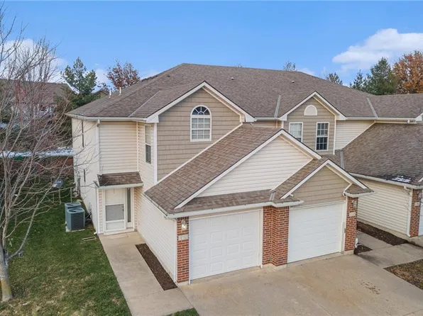 917 SW Peach Tree Ln, Lees Summit, MO 64064