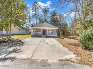 307 Woodrow St, Tabor City, NC 28463