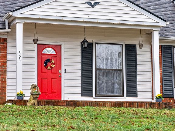 2nd image of 302 Robin Hood Dr