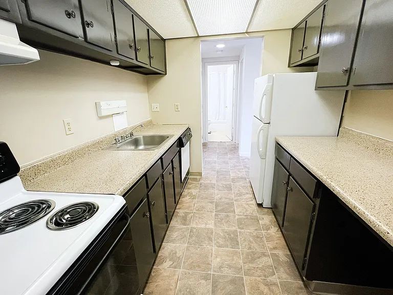 Forest Park Apartments — Photo 20