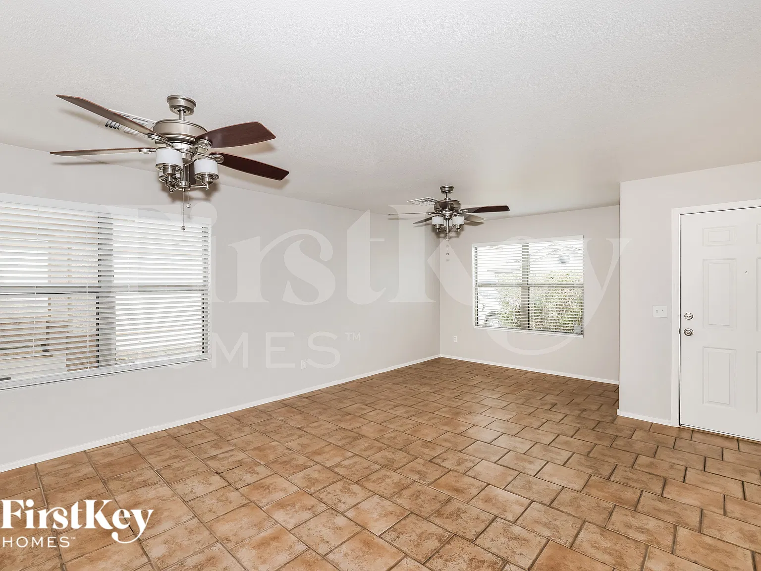 4 bed, 2.5 bath, 2374 sqft, $2,340 — Photo 3