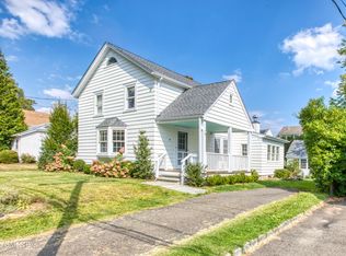 16 Heusted Dr, Old Greenwich, CT 06870