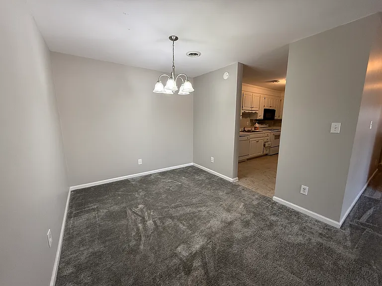 1630B Oxford Rd #B — Photo 7