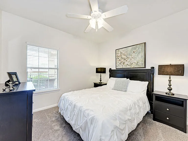 Chandler Creek Apartments — Photo 14