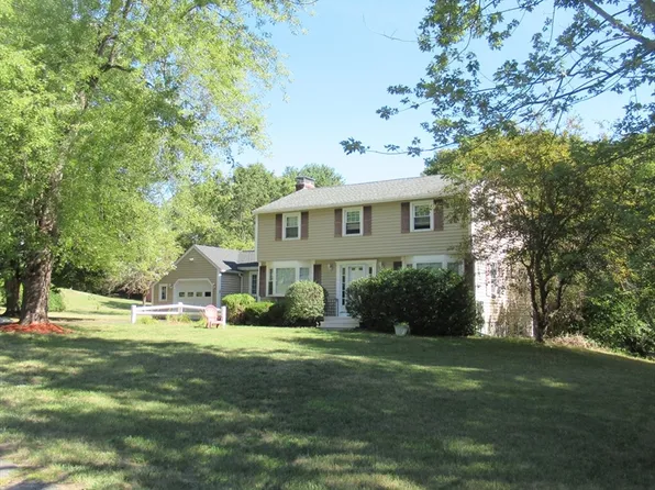 7 Axletree Rd, Tyngsboro, MA 01879