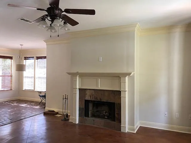 10457 Springcrest Dr — Photo 2