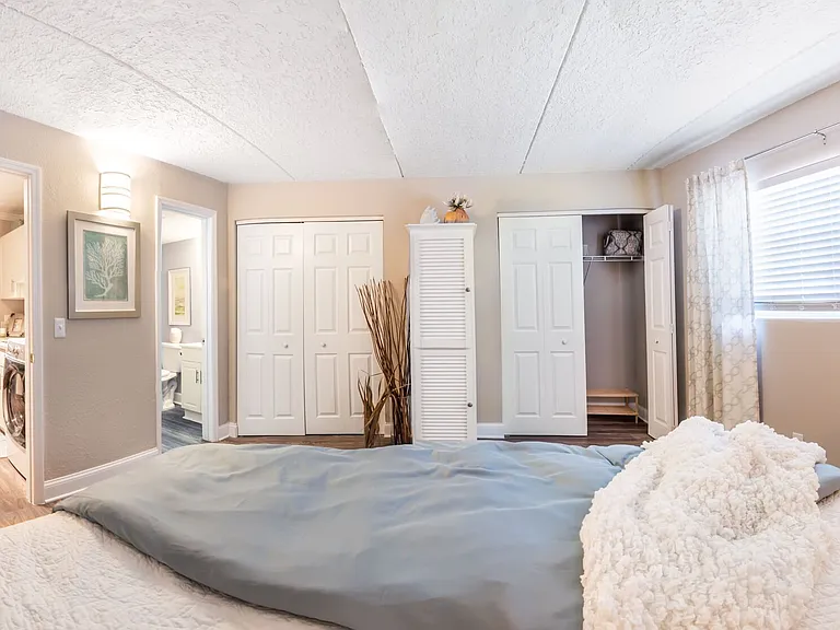 Surf Apartments — Photo 44