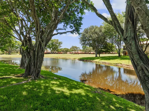 31 Stratford Lane W #A, Boynton Beach, FL 33436
