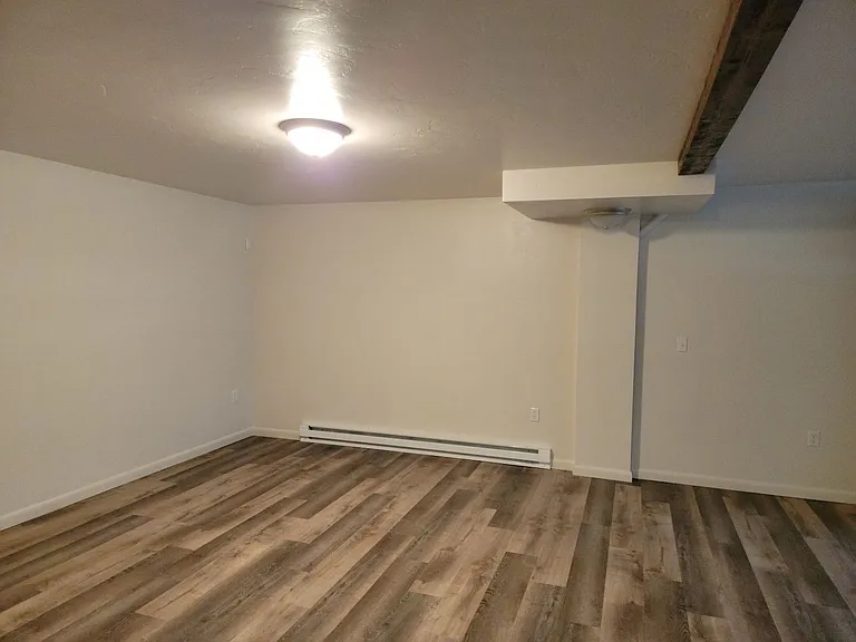 640 W Valley Dr — Photo 6