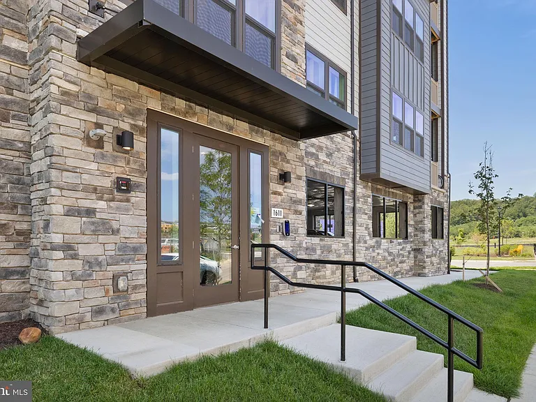 1611 Potomac Shores Pkwy #401 — Photo 11