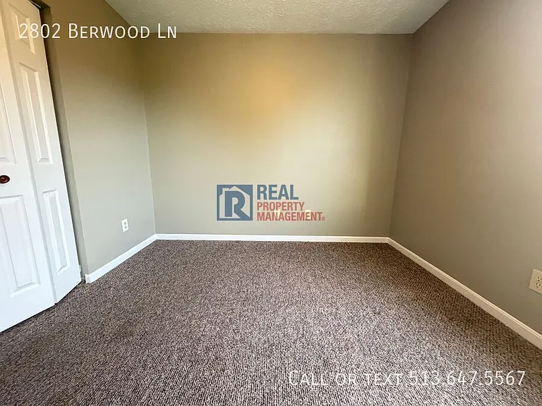 2802 Berwood Ln — Photo 10