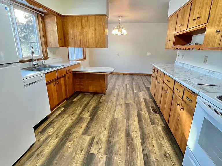 4909 E Linden Ln — Photo 9
