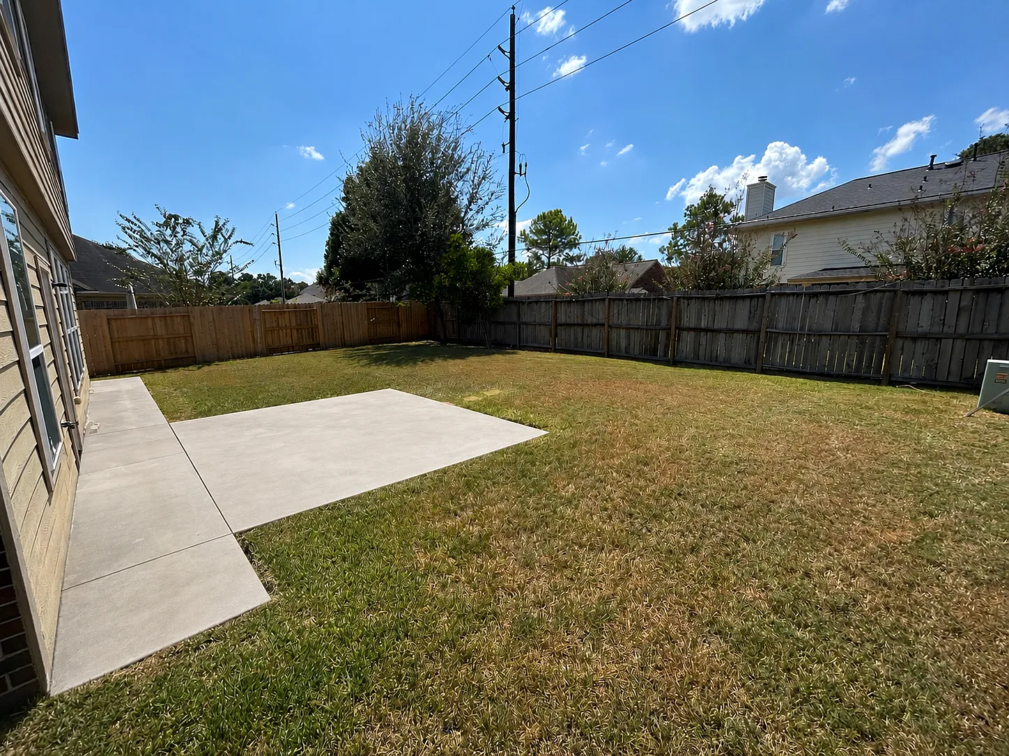 3 bed, 2.5 bath, 1956 sqft, $2,200 — Photo 3