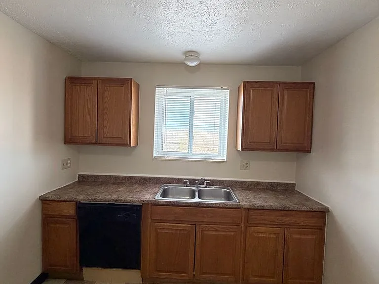 2679 Montana Ave — Photo 5