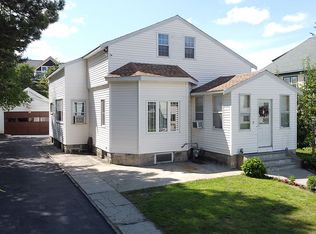 17 Roxbury St, Worcester, MA 01609