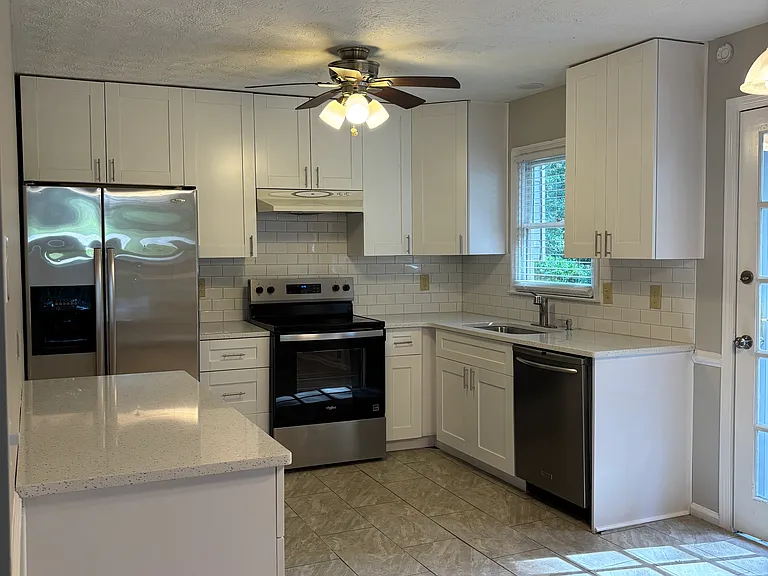 1460 Marthas Ct — Photo 15