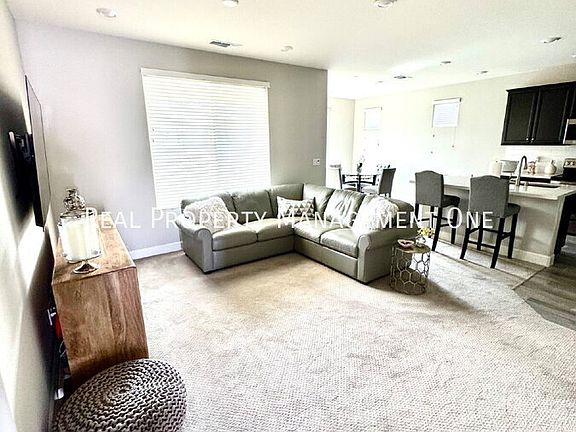 4th image of 102 Coral St