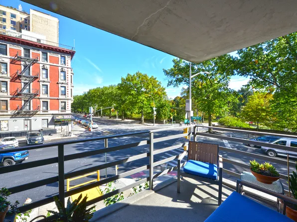 400 Central Park West image 1 of 7