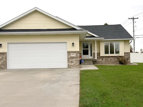 1103 17th Ave, Kearney, NE 68845