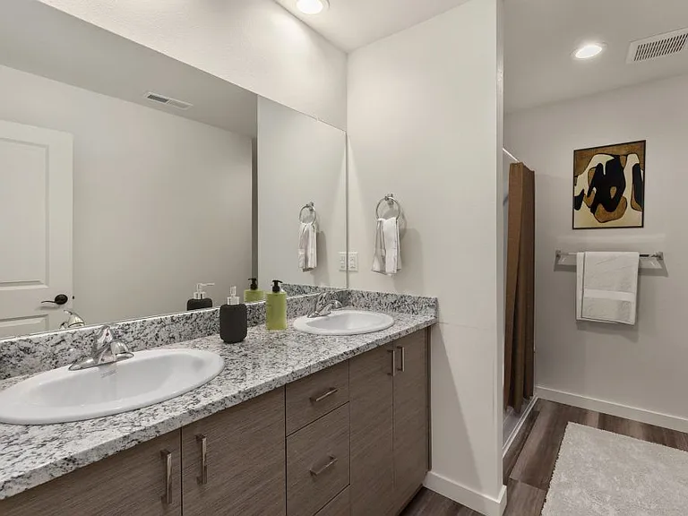 The Crossing Townhomes — Photo 5
