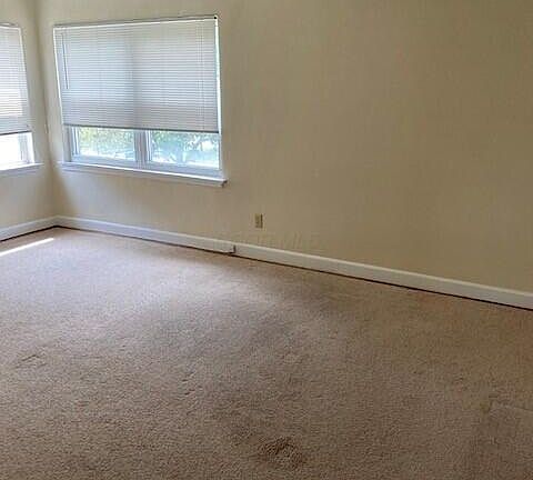 5th image of 900 Northwest Blvd #906