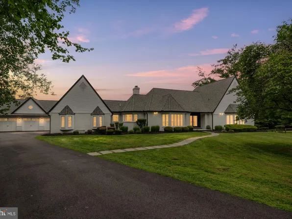 12916 Brushwood Ter, Potomac, MD 20854