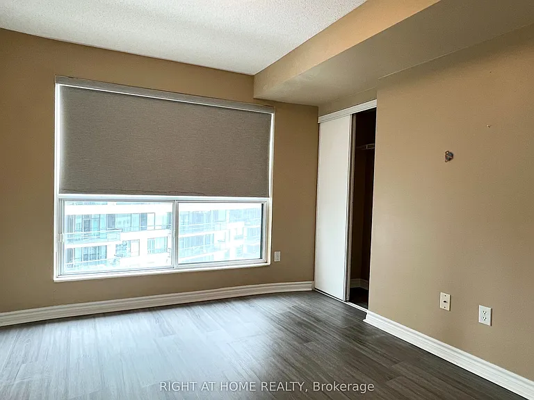 7 Lorraine Dr #1208 — Photo 8