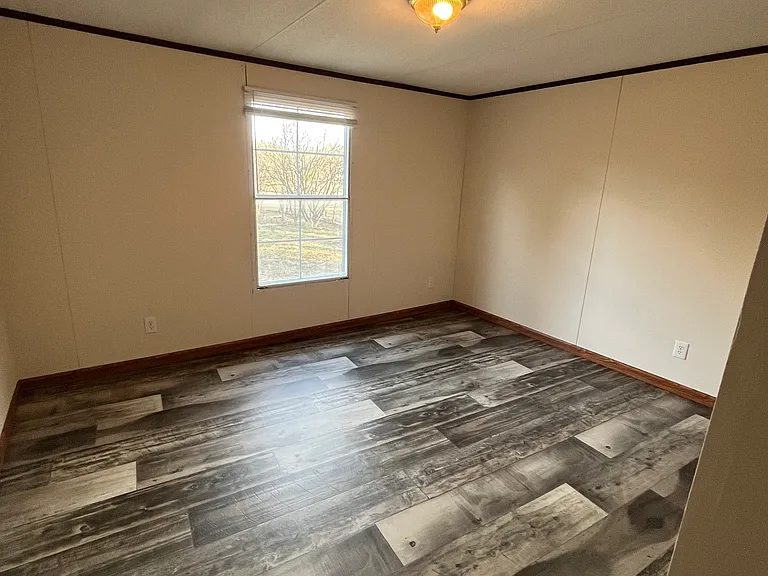 130 Paige Dr — Photo 12