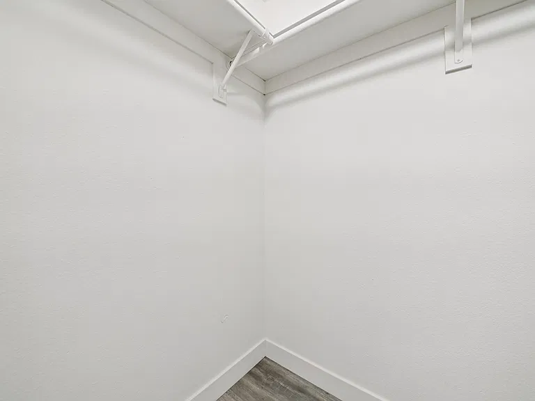 Kenmore Towers — Photo 14