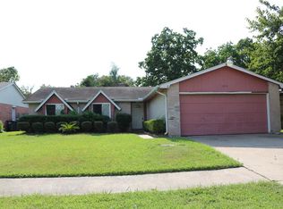 10514 Stockman Ln, Sugar Land, TX 77498