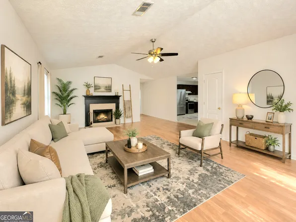 4542 Latchwood Dr, Lithonia, GA 30038