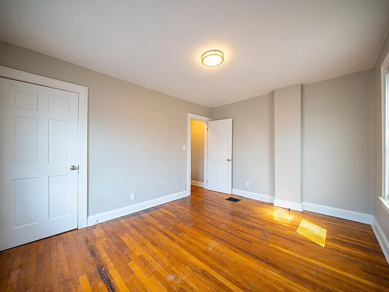 75 E Markison Ave — Photo 10