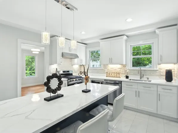 685 Union St, Braintree, MA 02184