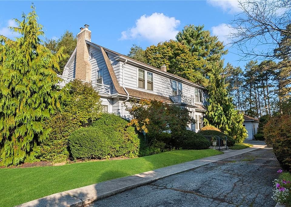 1st image of 185 Wentworth Ave