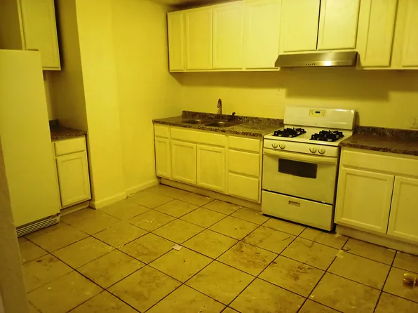 1635 S Gearhart St, Fresno, CA 93702