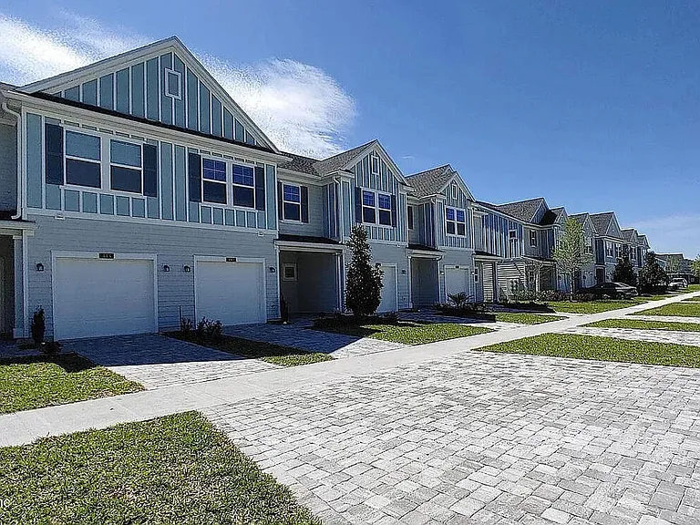 105 Boracay Cir — Photo 2