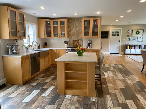 29204 Utley Rd, Farmington Hills, MI 48334