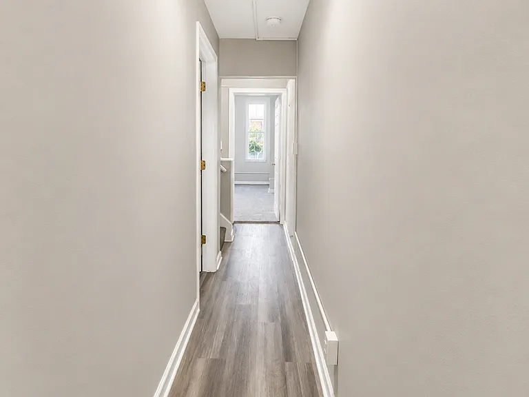 1418 N Eden St — Photo 13