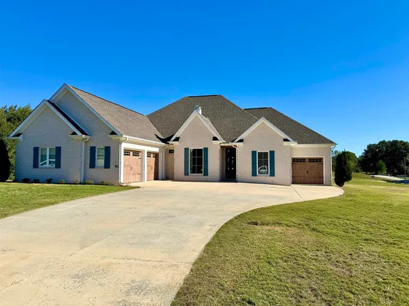 186 Eastwood Ln, Killen, AL 35645