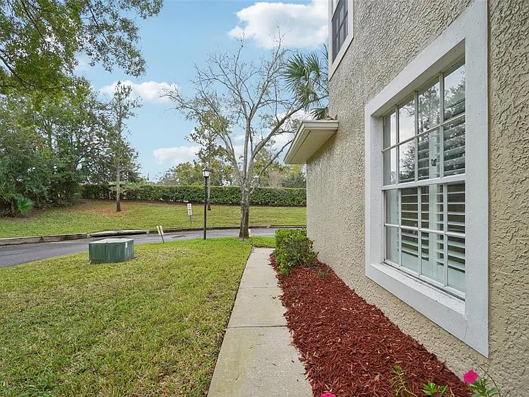 2243 Andover Cir — Photo 35