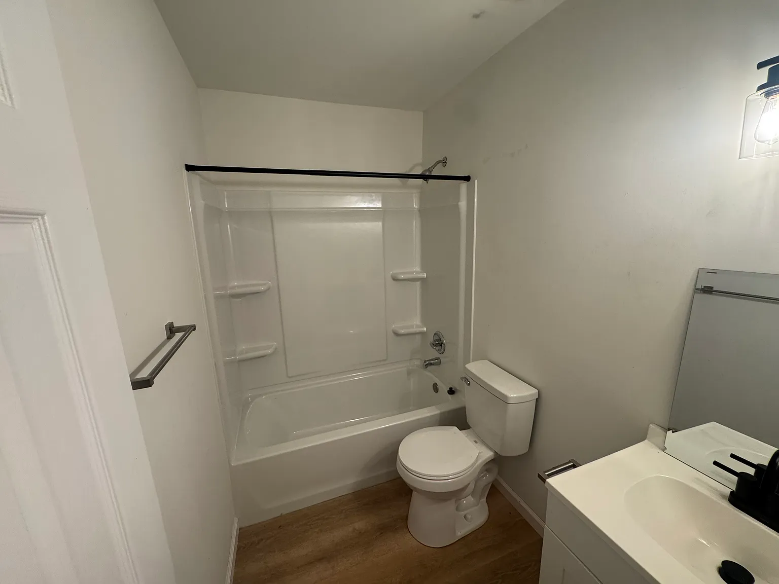 3 bed, 955 sqft, $1,800 — Photo 4